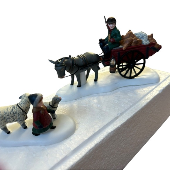 Dept 56 Dickens' Heritage Village Bringing Fleeces to the Mill #5819-0 With Box - Picture 5 of 9